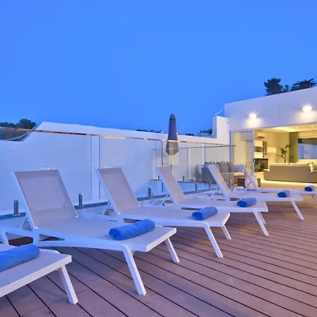 Ida - Indoor Heated Pool, Sauna, Games And Gym Mellieħa