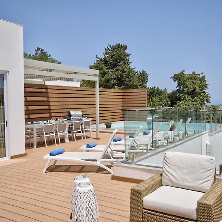 Ida - Indoor Heated Pool, Sauna, Games And Gym Mellieħa