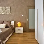 Ida - Indoor Heated Pool, Sauna, Games And Gym