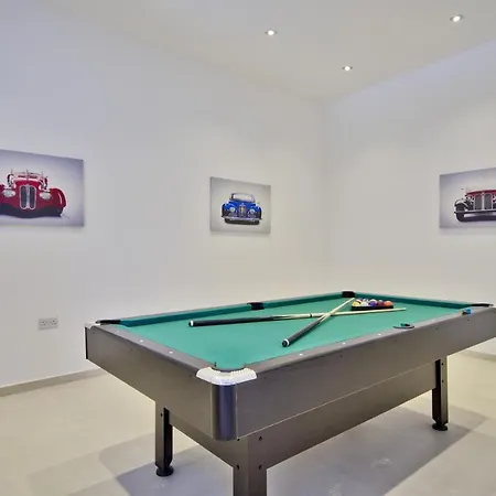 Ida - Indoor Heated Pool, Sauna, Games And Gym Villa