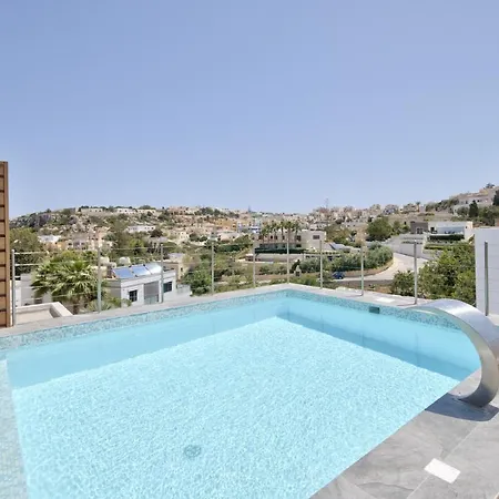Ida - Indoor Heated Pool, Sauna, Games And Gym Villa Mellieħa