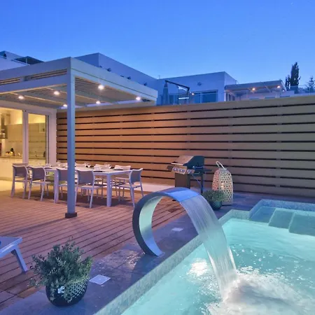 Ida - Indoor Heated Pool, Sauna, Games And Gym Villa Mellieħa