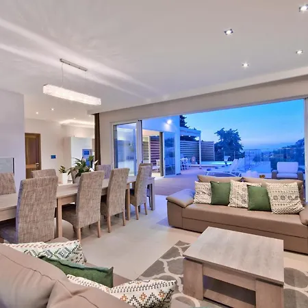 Ida - Indoor Heated Pool, Sauna, Games And Gym Villa *