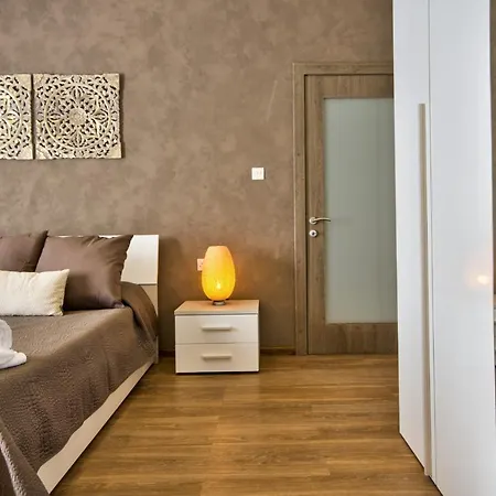 Ida - Indoor Heated Pool, Sauna, Games And Gym