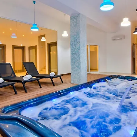 Ida - Indoor Heated Pool, Sauna, Games And Gym Villa *