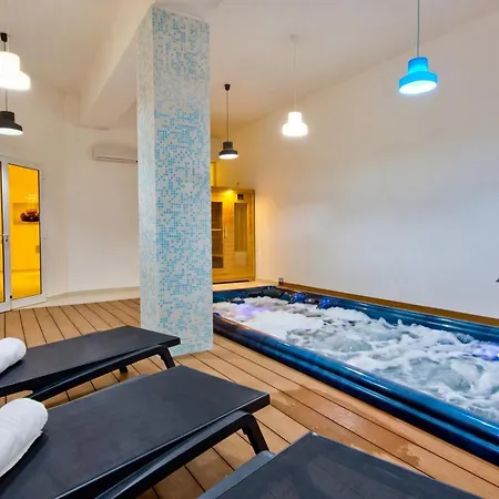 Ida - Indoor Heated Pool, Sauna, Games And Gym Villa *