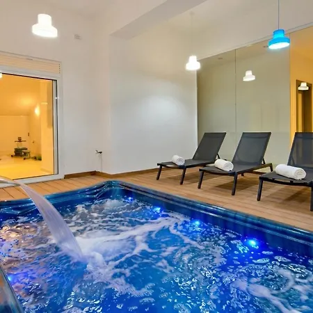 Ida - Indoor Heated Pool, Sauna, Games And Gym