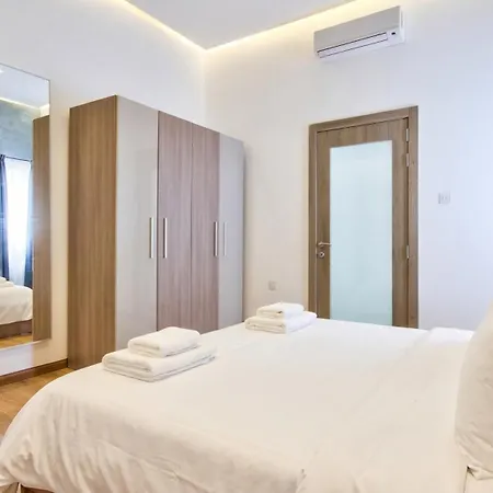 Ida - Indoor Heated Pool, Sauna, Games And Gym Villa Mellieħa
